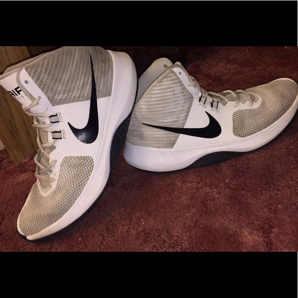 Nike Mens Air Precision Basketball Shoes